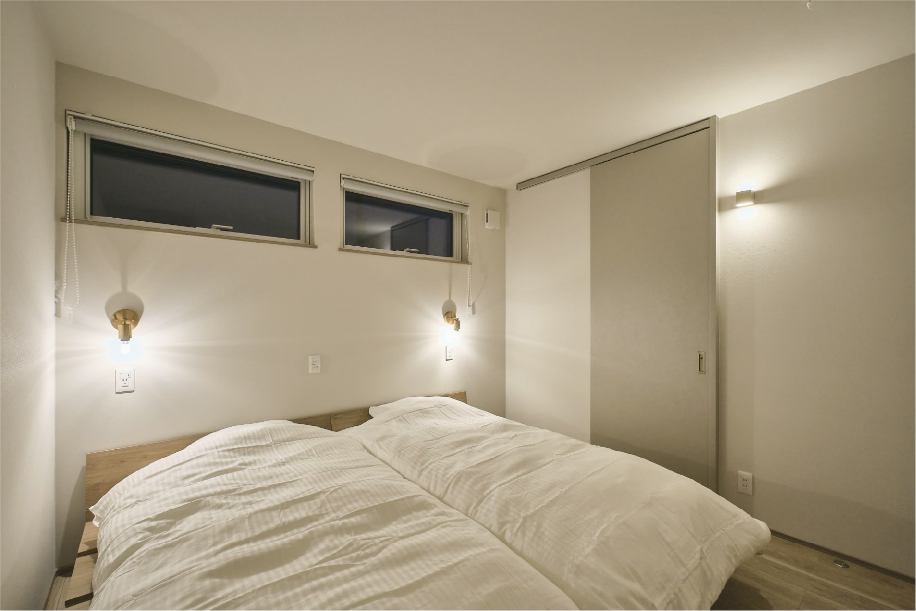 ROOM03の寝室は、ゆとりのあるベッドタイプ