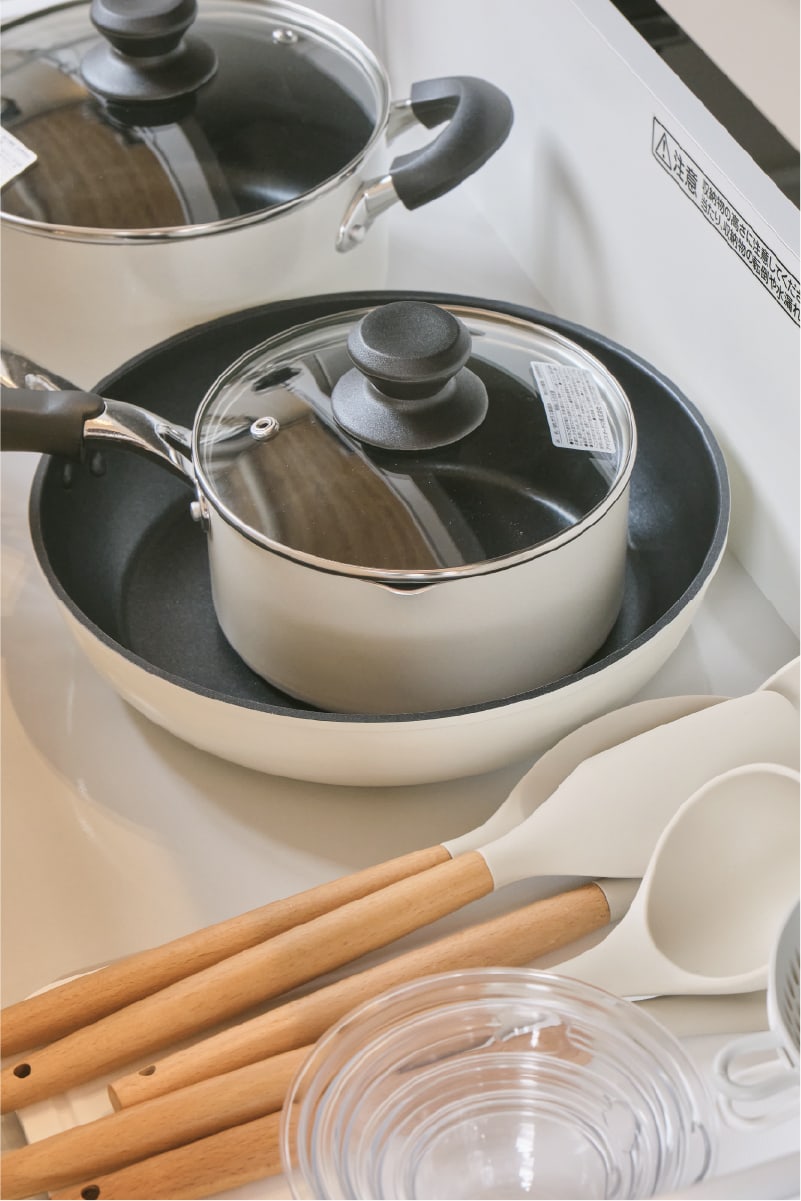 調理に必要な鍋・フライパンなどのクッカー類